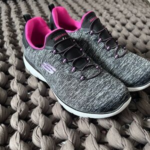 Sketchers Women's Memory Foam Size 10 Shoe